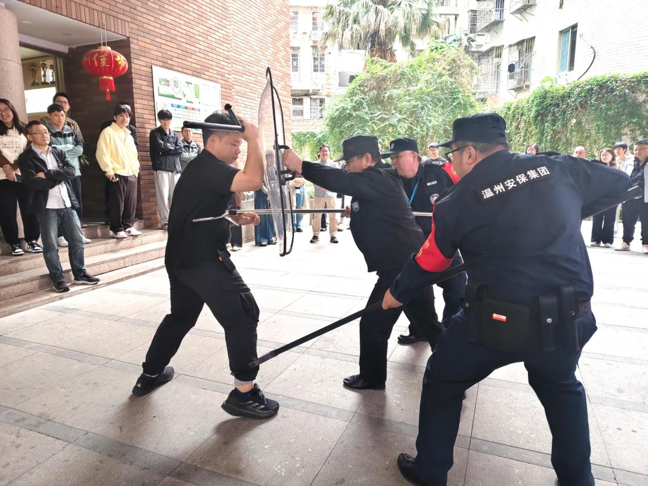 “绷紧防暴安全弦 共绘平安同心圆”——温州市建设工程咨询有限公司开展反恐防暴安全演练